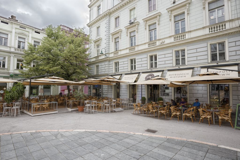 Metropolis Midtown Cafe-Restaurant - slika 1